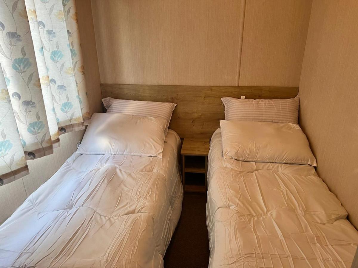 Blackpool Caravan In Haven Marton Mere Holiday Park Extérieur photo